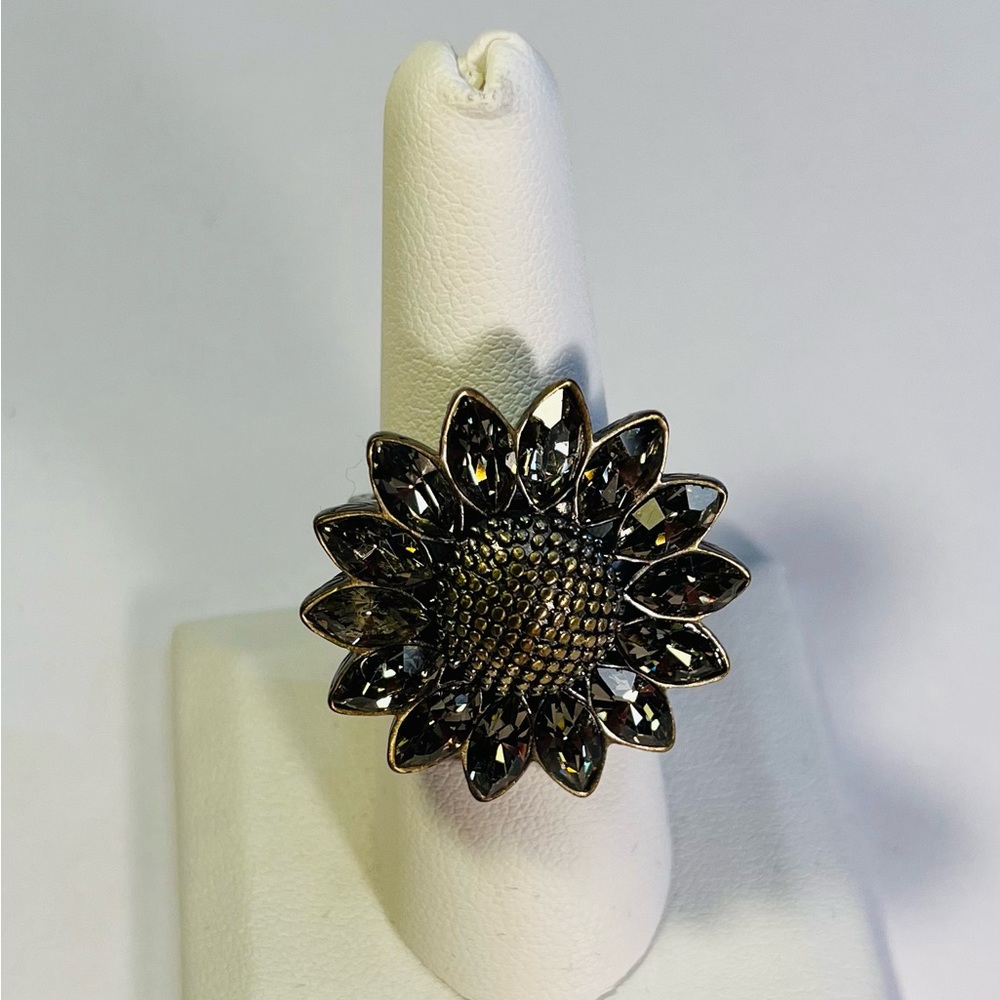 Fossil Women’s Classic Vintage Rhinestone Floral Black/Silver Ring Size 8